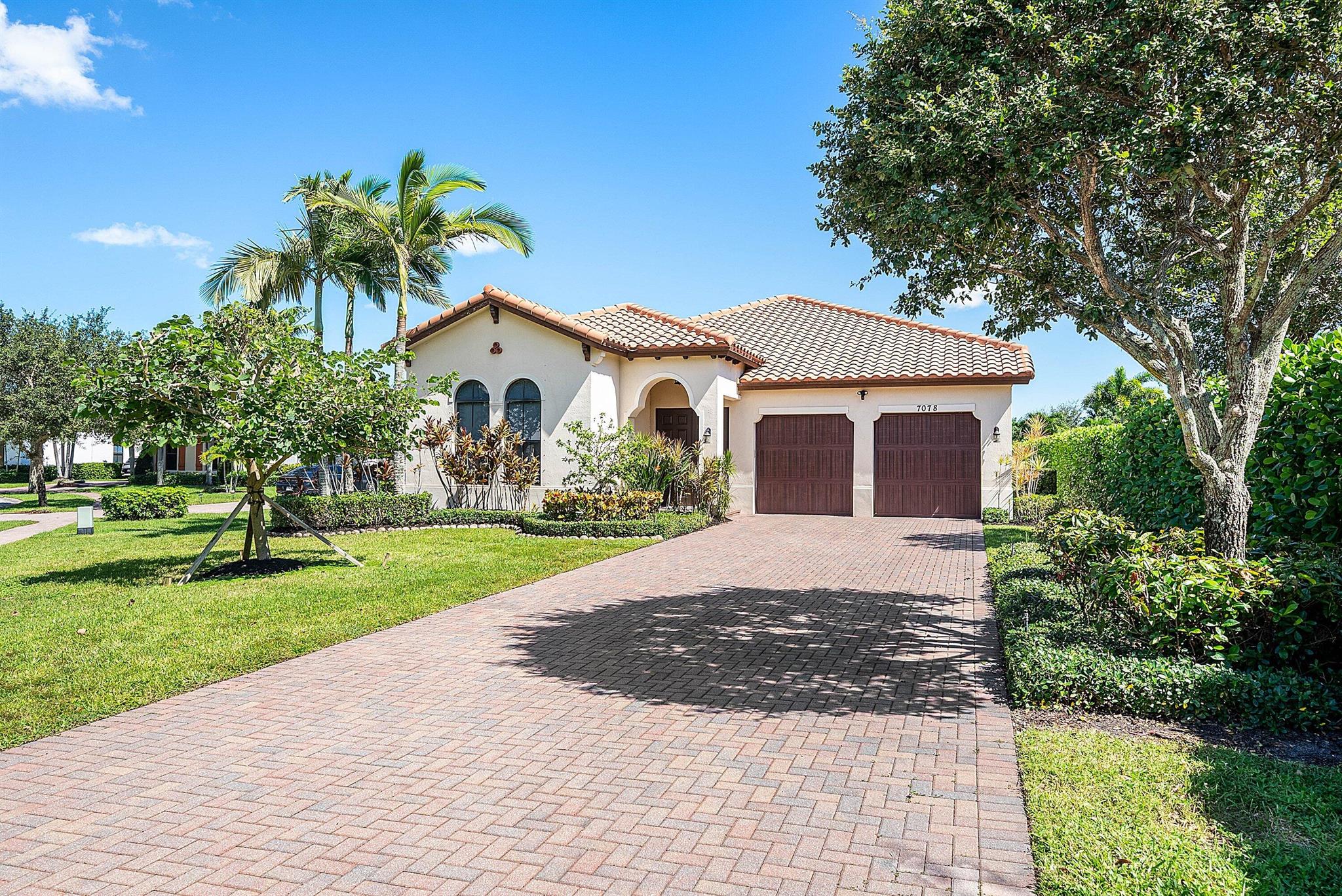 OSPREY OAKS - Residential