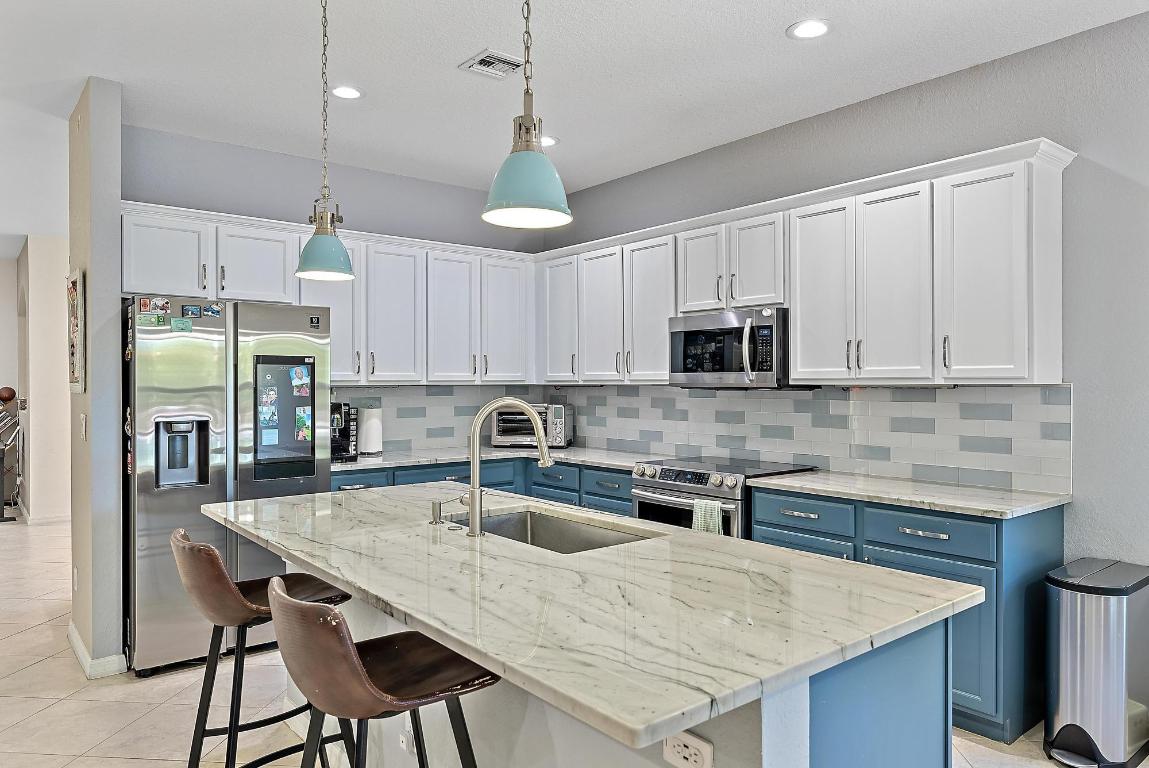 LOXAHATCHEE RESERVE NORTH - Residential Lease