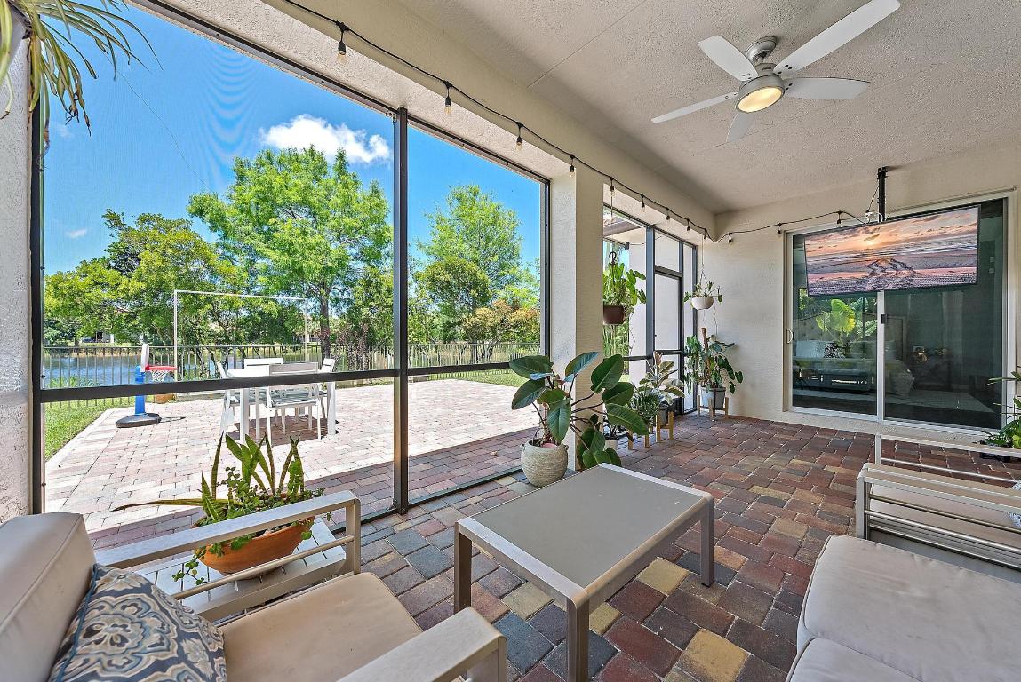 LOXAHATCHEE RESERVE NORTH - Residential Lease