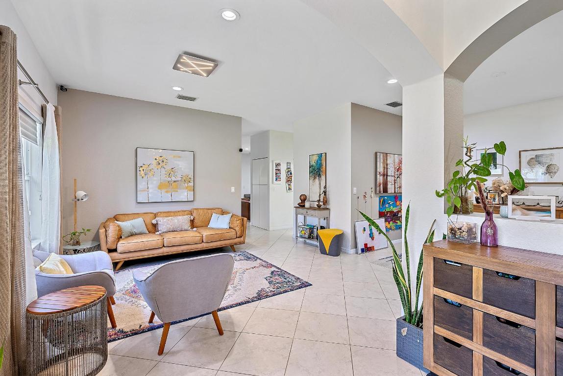 LOXAHATCHEE RESERVE NORTH - Residential Lease