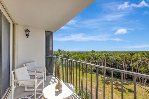 A home in Hutchinson Island