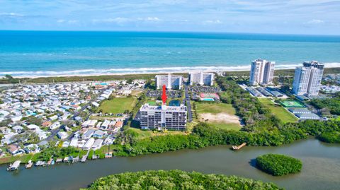 A home in Hutchinson Island