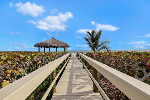 A home in Hutchinson Island