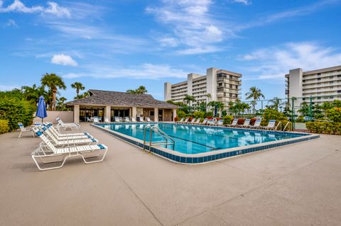 A home in Hutchinson Island