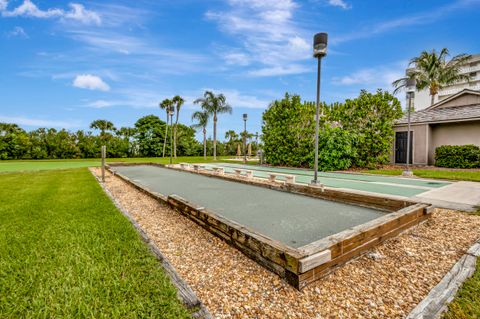 A home in Hutchinson Island