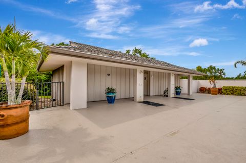 A home in Hutchinson Island