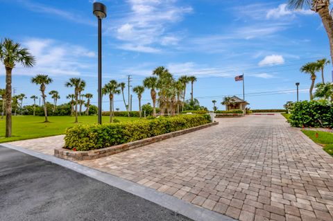 A home in Hutchinson Island