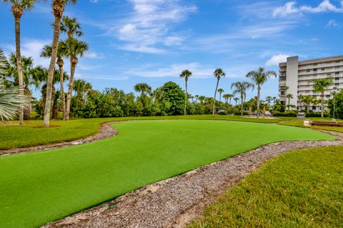 A home in Hutchinson Island