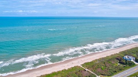 A home in Hutchinson Island