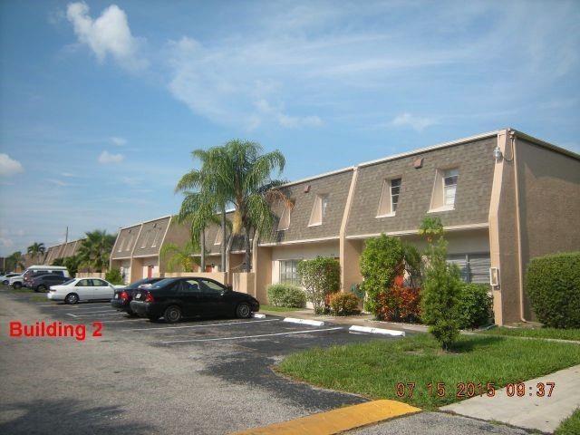 BLUE LAKE TOWNHOUSES - Residential