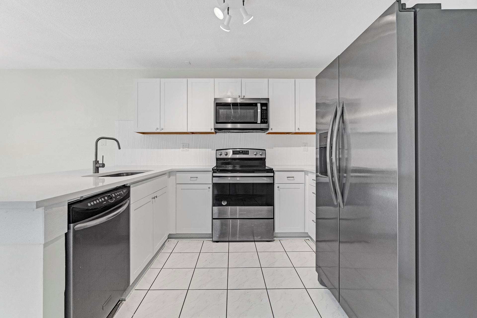 8160-8170 NW 40th St