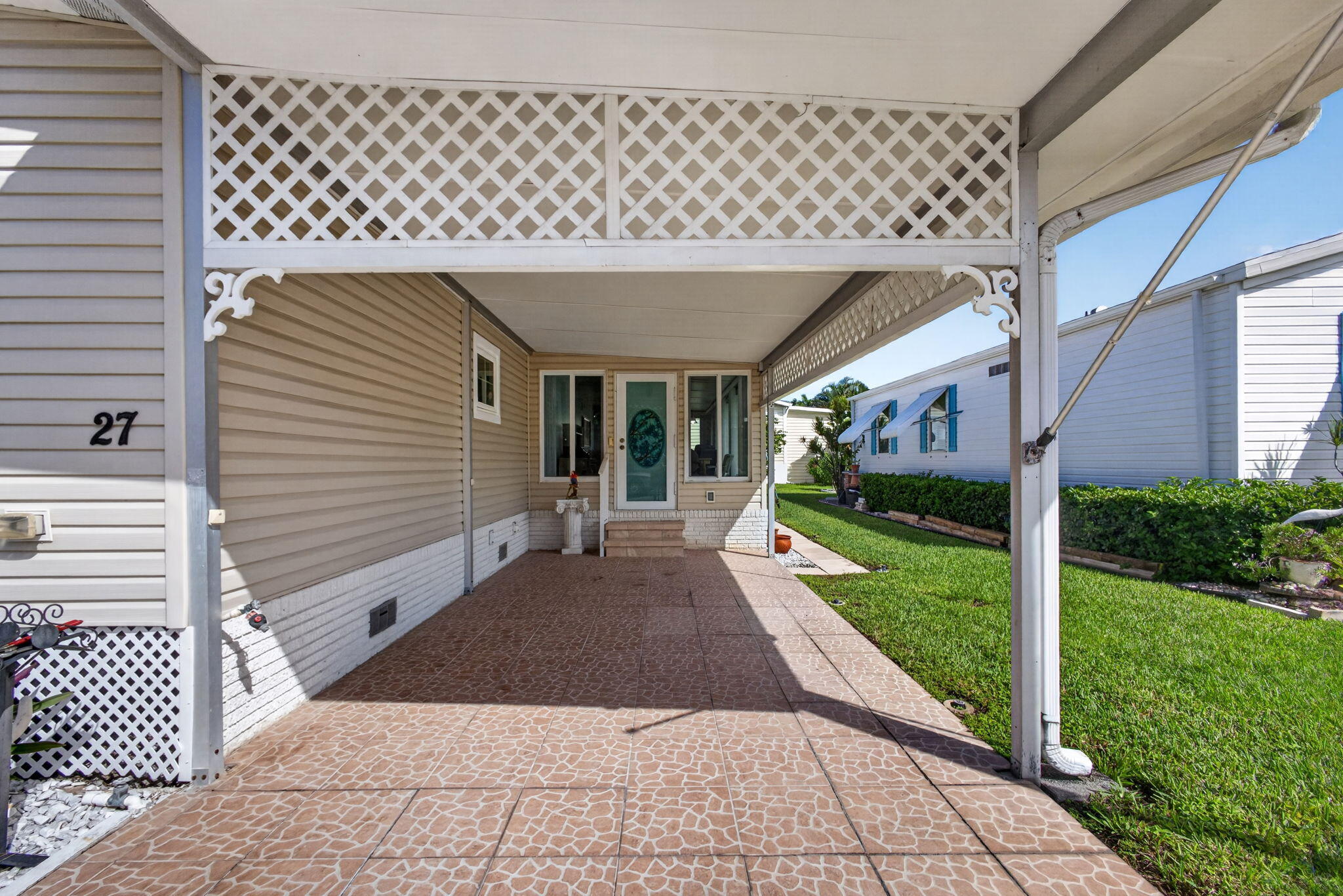 400 N HIGHWAY A1A 27