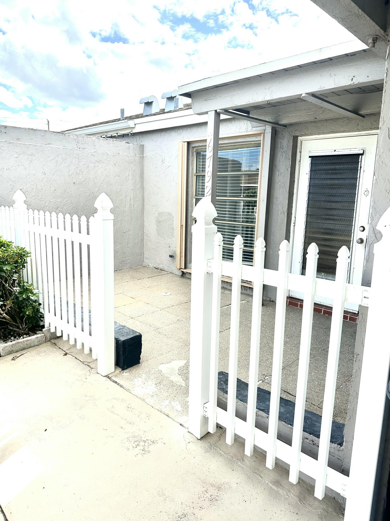 CAMELOT VILLAGE SEC 3 - Residential Lease