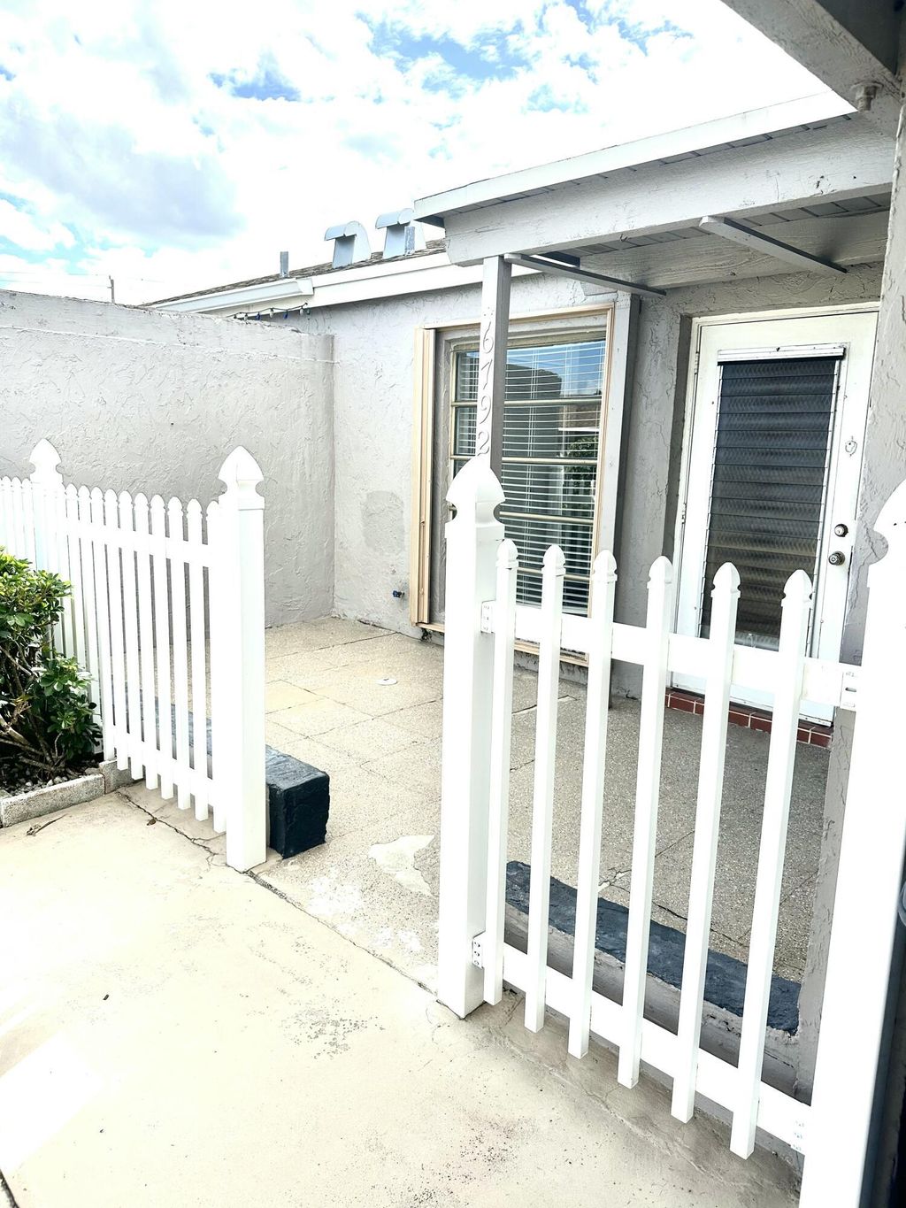 Photo of 6792 Moonlit Drive, Delray Beach, FL 33446 (MLS # B26028137)