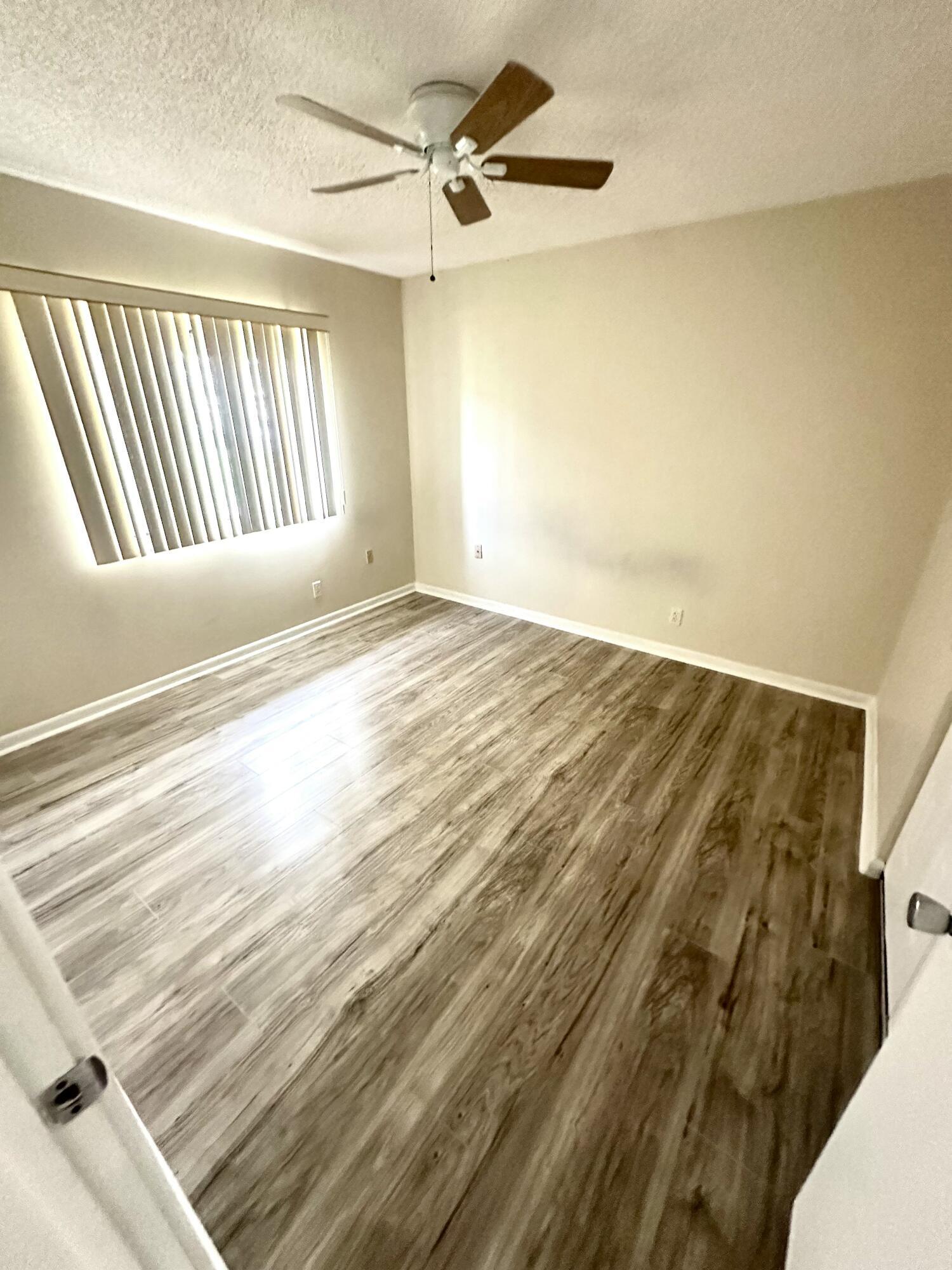 CAMELOT VILLAGE SEC 3 - Residential Lease