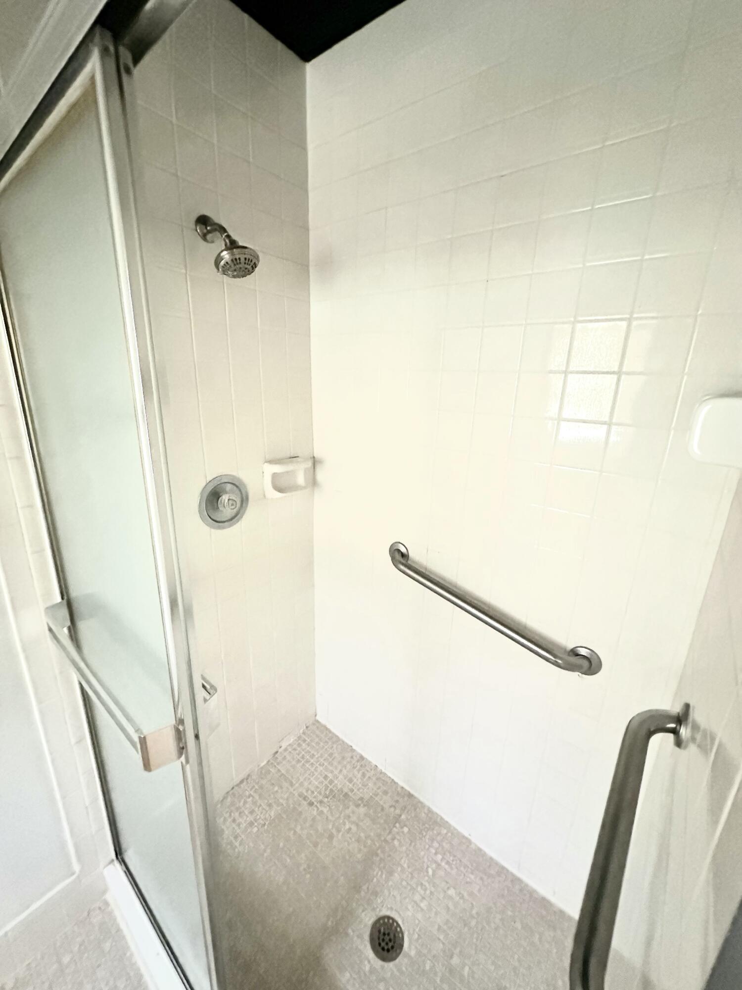 CAMELOT VILLAGE SEC 3 - Residential Lease
