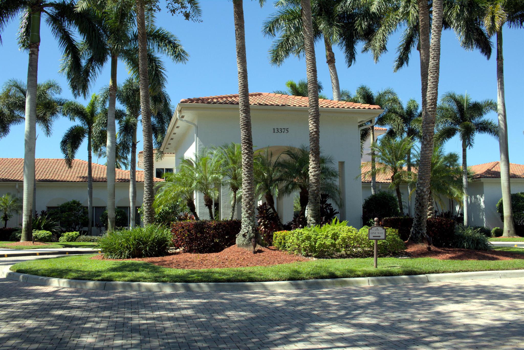 VALENCIA FALLS 7 - Residential