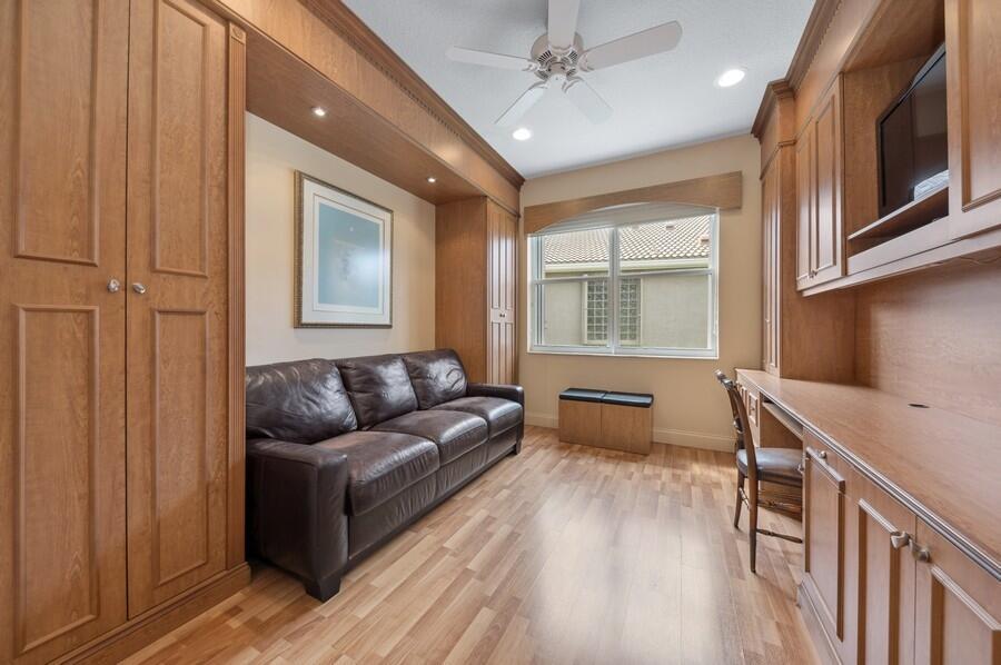 VALENCIA FALLS 7 - Residential