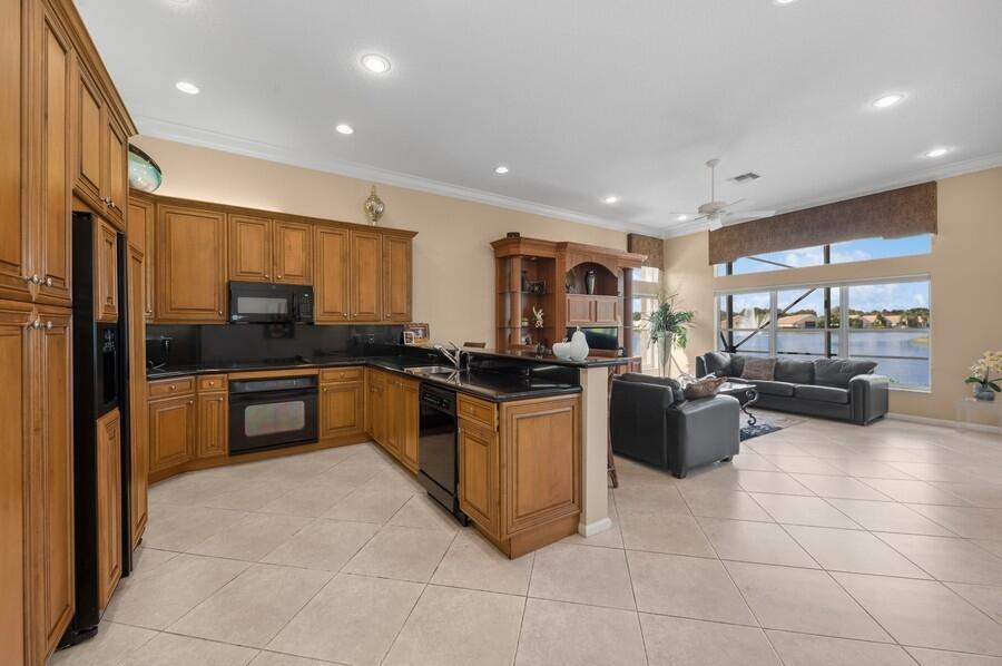 VALENCIA FALLS 7 - Residential