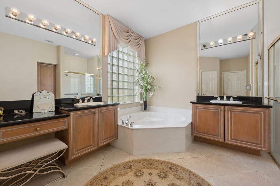 VALENCIA FALLS 7 - Residential