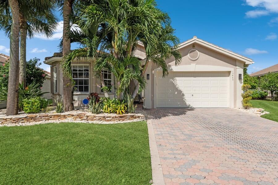 VALENCIA FALLS 7 - Residential