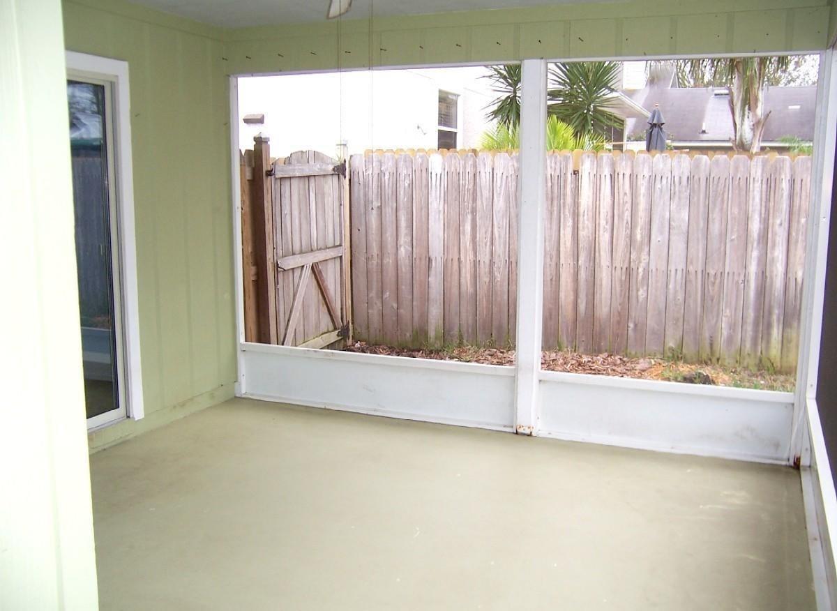 1043 Seabreeze Ave