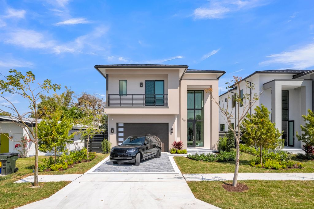 Photo of 235 NE 11th Street, Delray Beach, FL 33444 (MLS # R11159459)