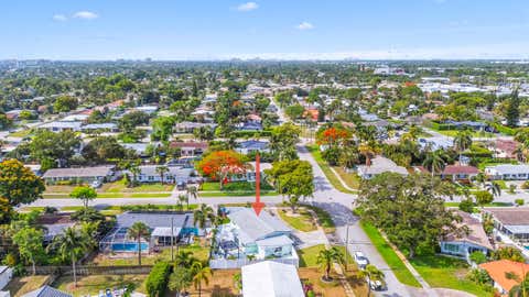 Tiny photo for 612 SE 10th Avenue, Deerfield Beach, FL 33441 (MLS # B26034346)