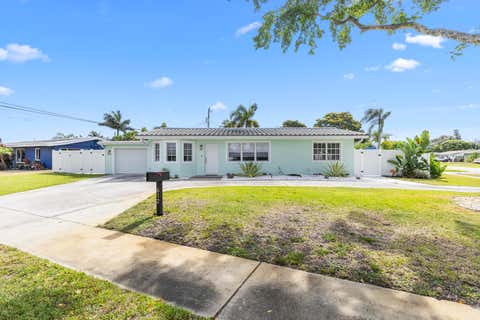 Tiny photo for 612 SE 10th Avenue, Deerfield Beach, FL 33441 (MLS # B26034346)