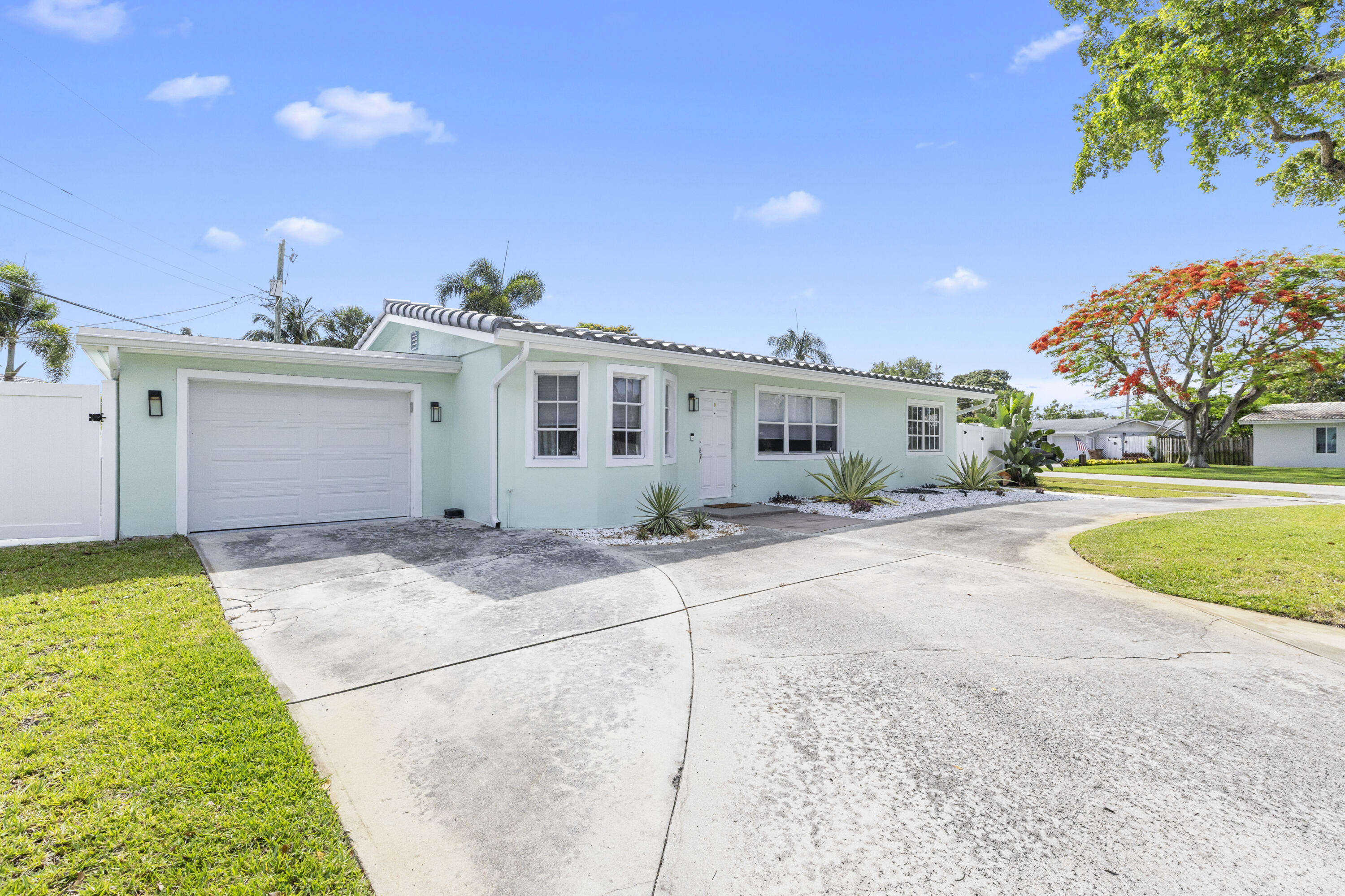 612 SE 10th Avenue