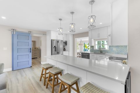 Tiny photo for 612 SE 10th Avenue, Deerfield Beach, FL 33441 (MLS # B26034346)
