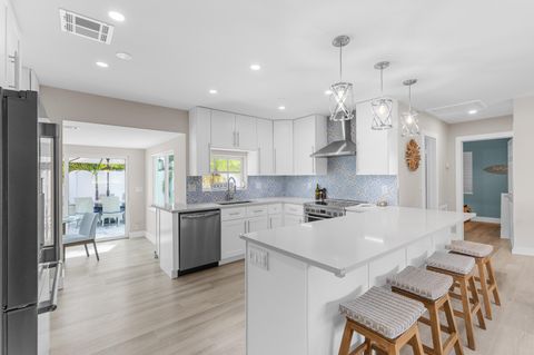 Tiny photo for 612 SE 10th Avenue, Deerfield Beach, FL 33441 (MLS # B26034346)