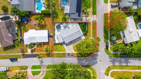 Tiny photo for 612 SE 10th Avenue, Deerfield Beach, FL 33441 (MLS # B26034346)