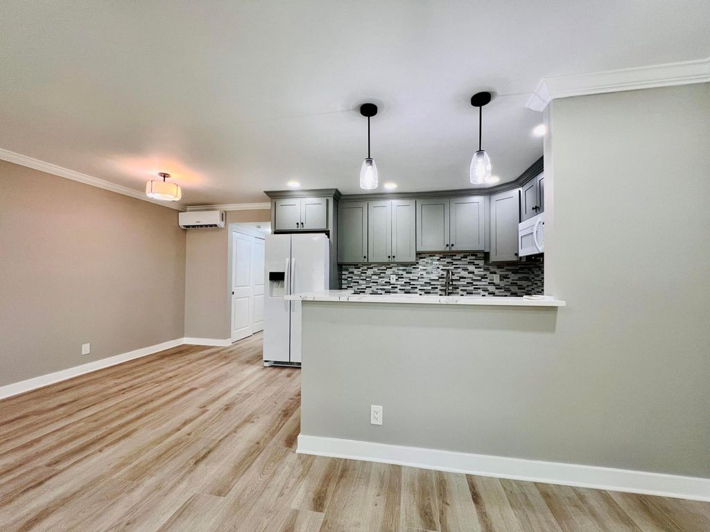 Photo of 15 Bedford A, West Palm Beach, FL 33417 (MLS # B26036572)