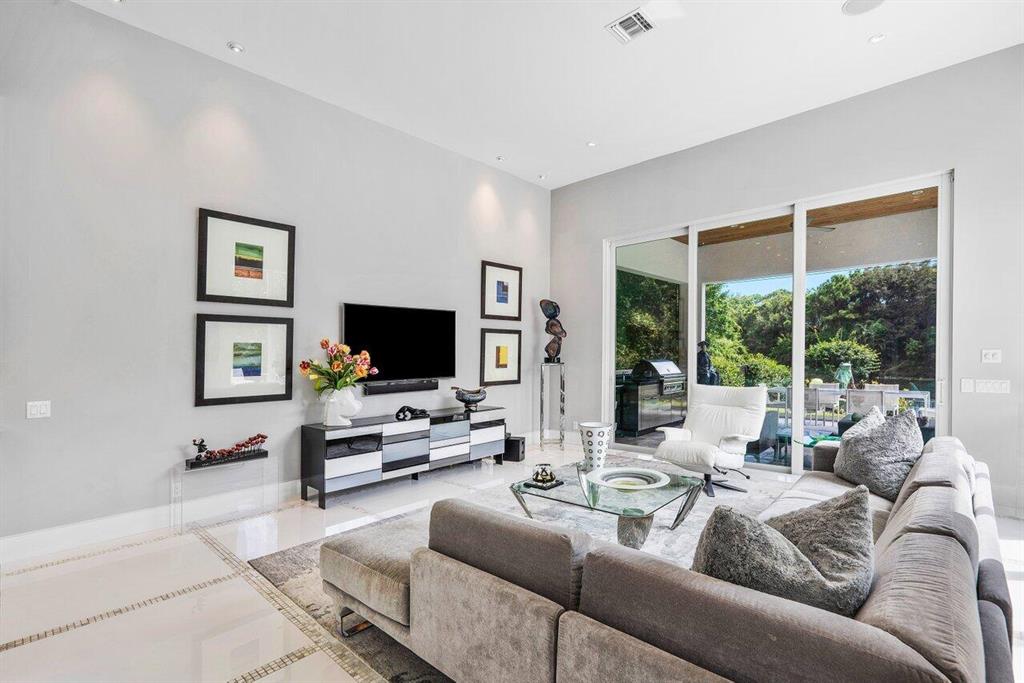 FRENCHMANS CREEK - Residential