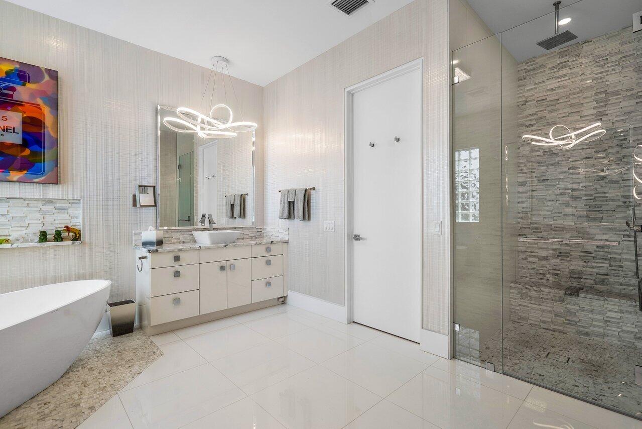 FRENCHMANS CREEK - Residential