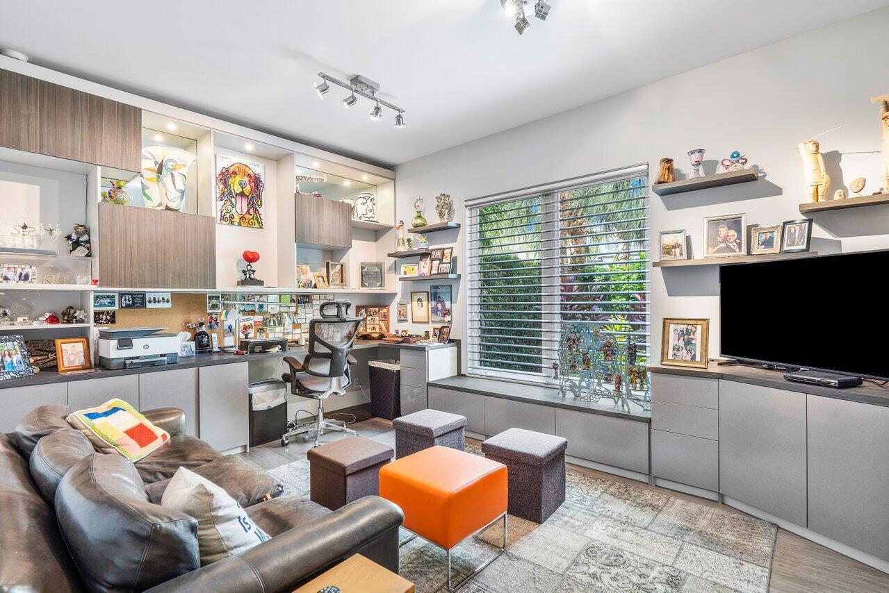 FRENCHMANS CREEK - Residential