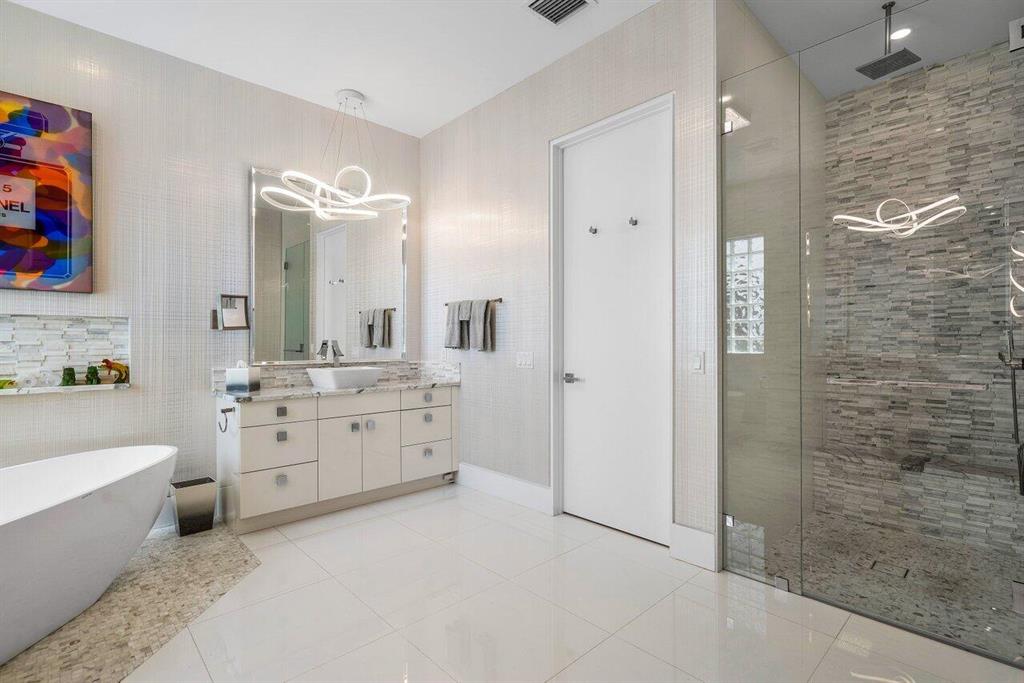 FRENCHMANS CREEK - Residential