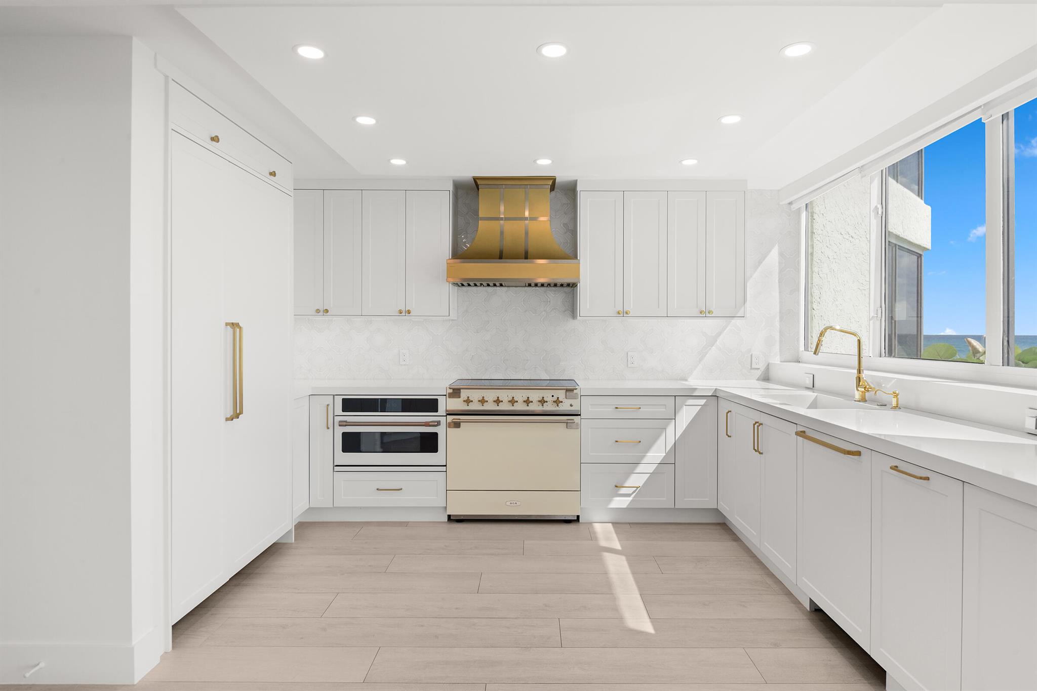 TOWNHOUSES OF HIGHLAND BE - Residential