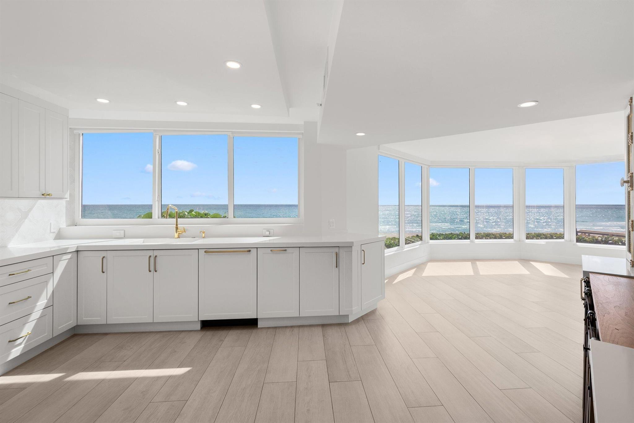 TOWNHOUSES OF HIGHLAND BE - Residential