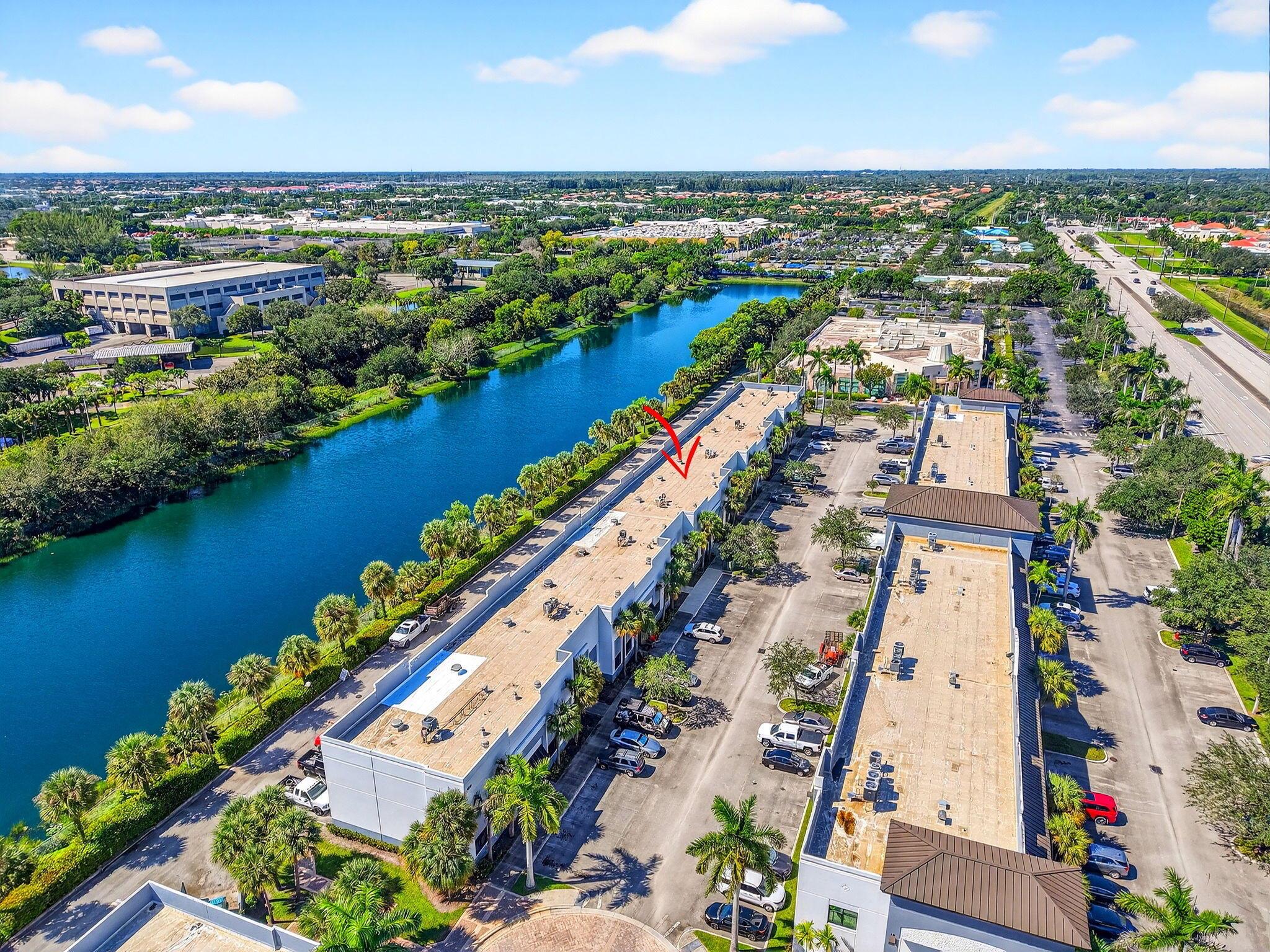 ROYAL PALM BUSINESS PLAZA - Commercial Sale