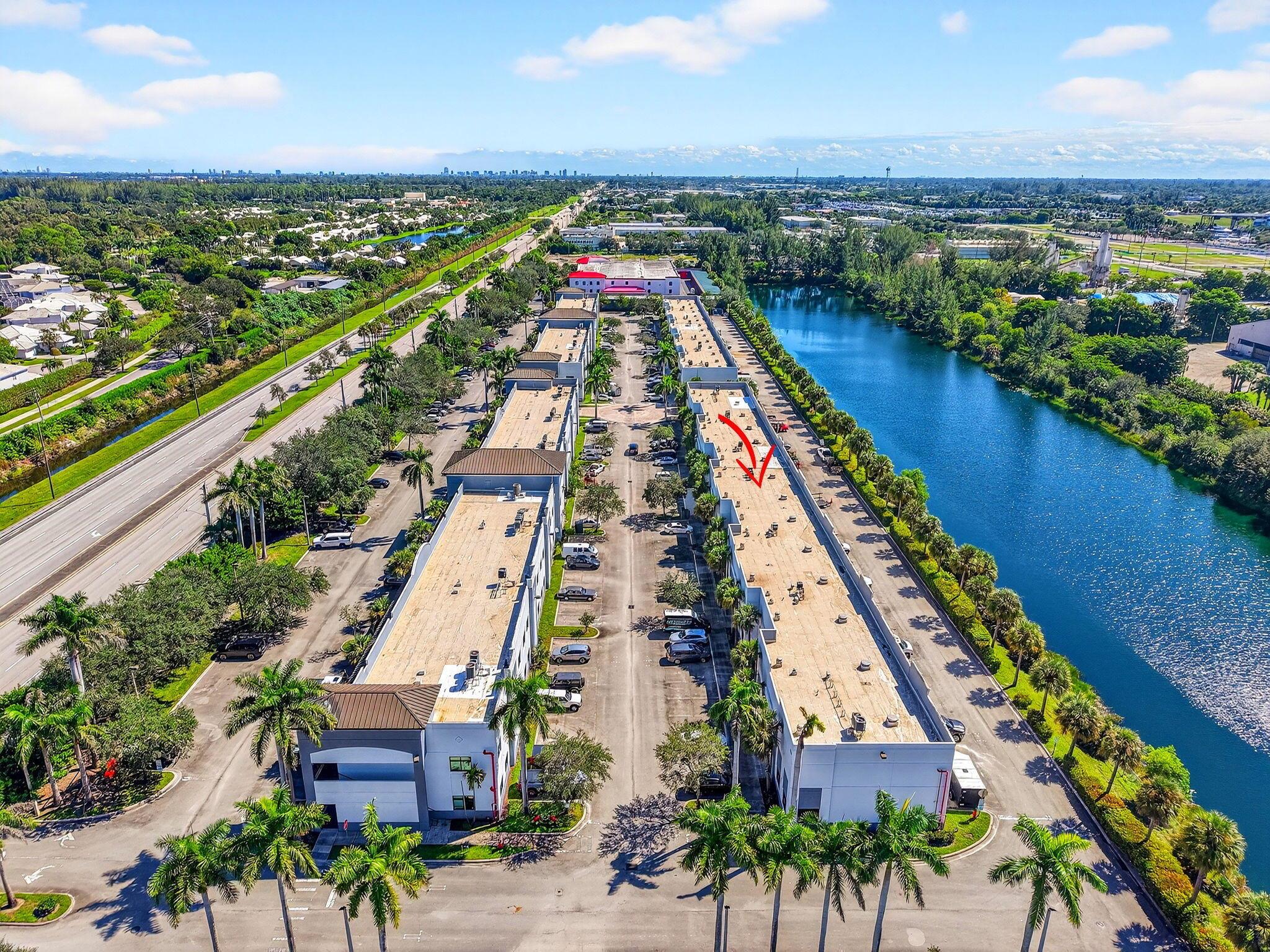 ROYAL PALM BUSINESS PLAZA - Commercial Sale