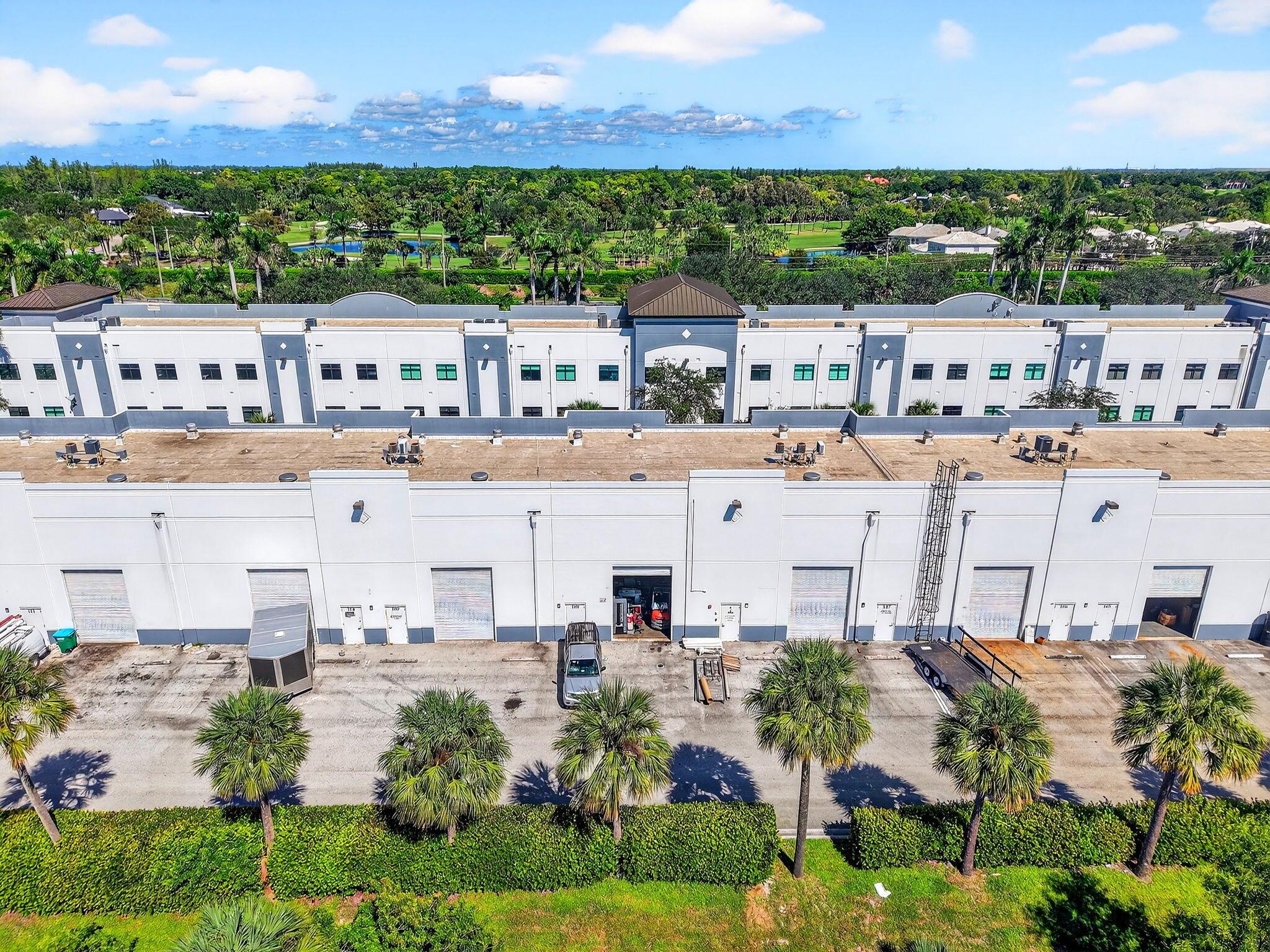 ROYAL PALM BUSINESS PLAZA - Commercial Sale