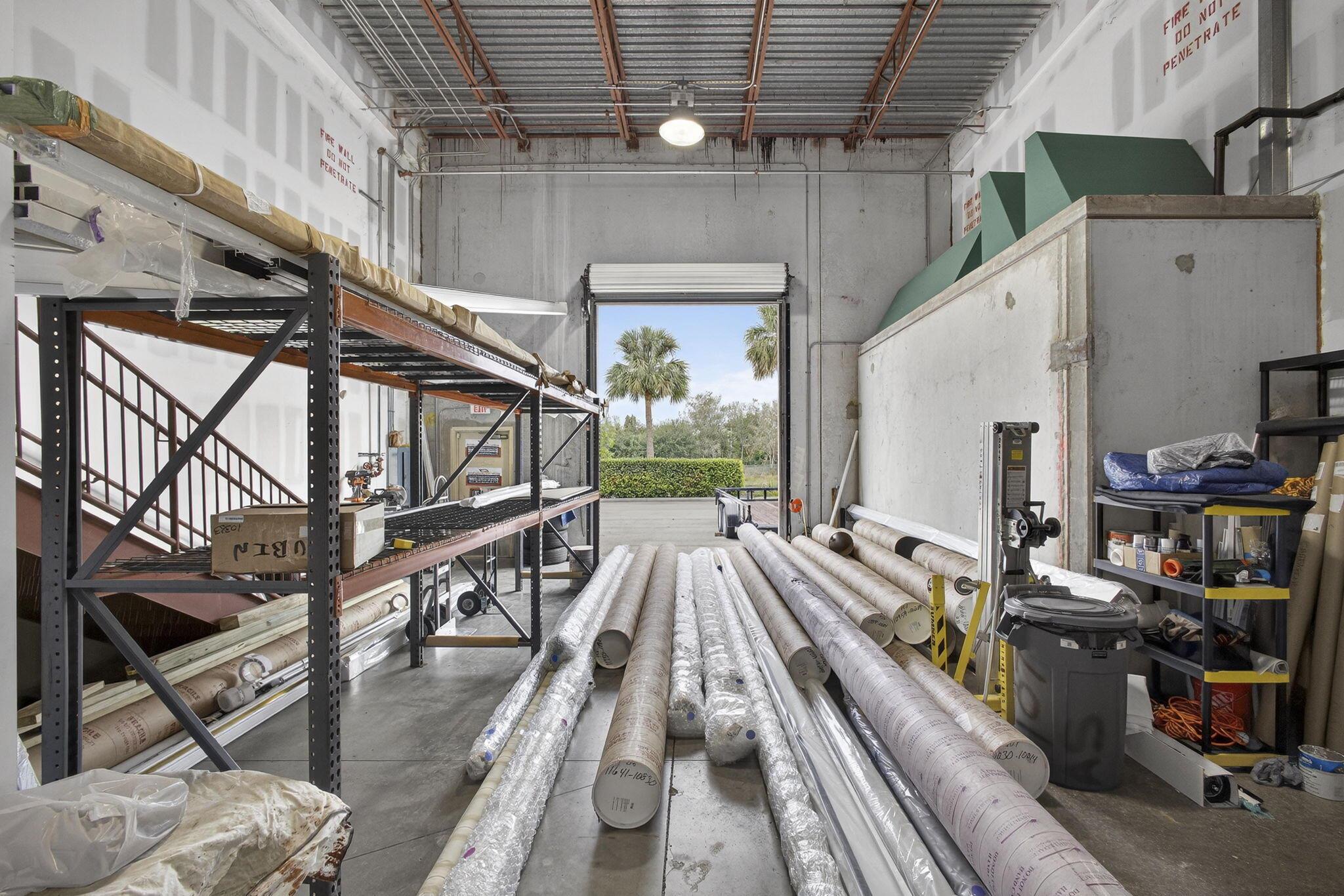 ROYAL PALM BUSINESS PLAZA - Commercial Sale