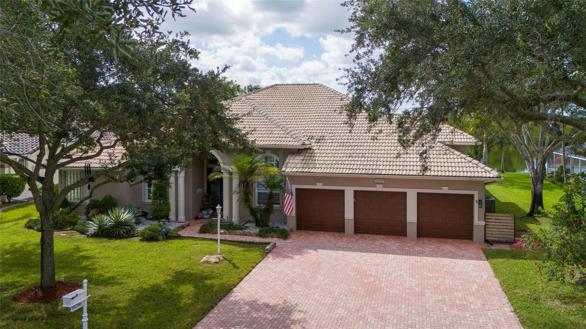 Estates Of Stirling Lake - Residential