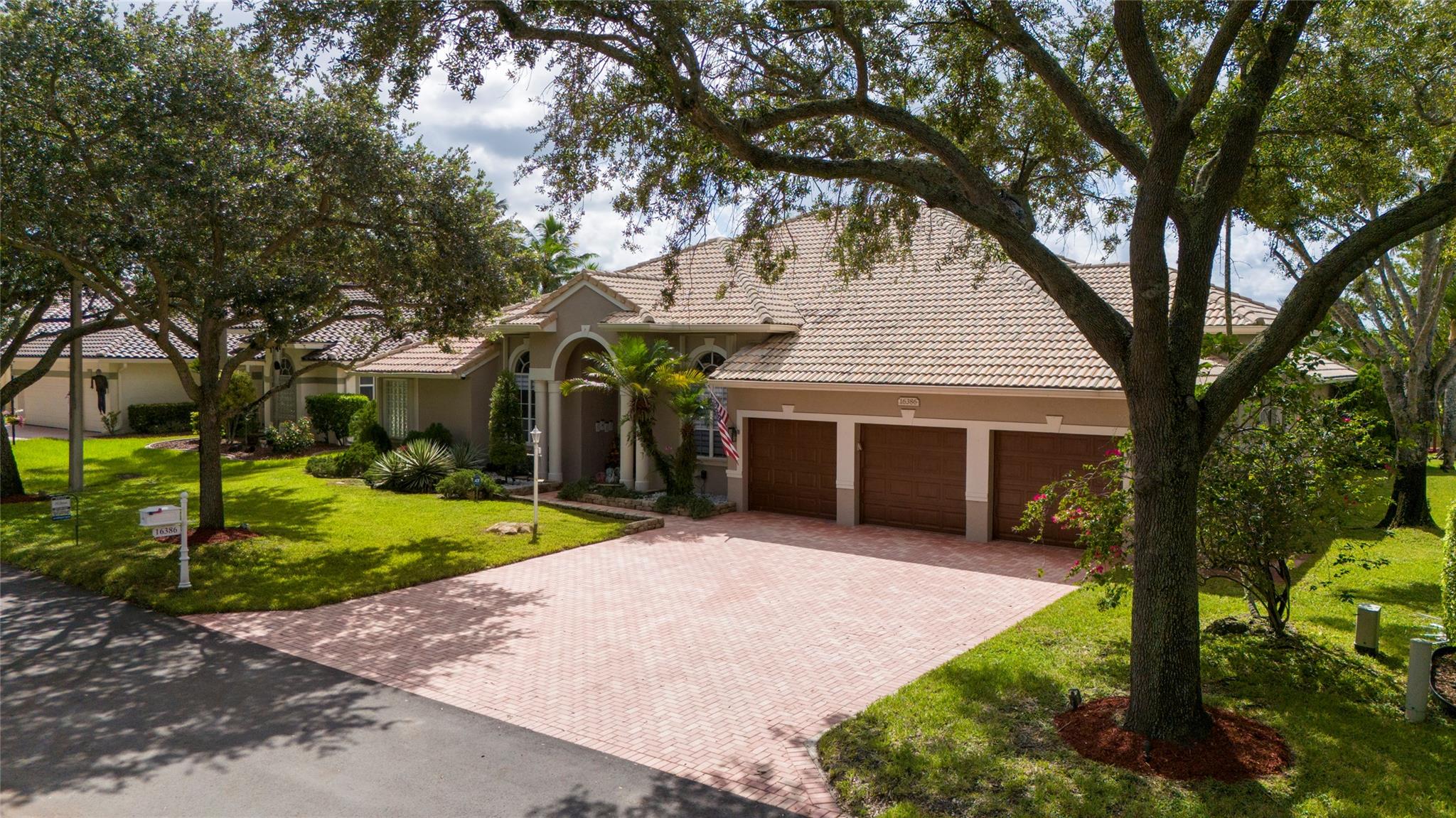 Estates Of Stirling Lake - Residential