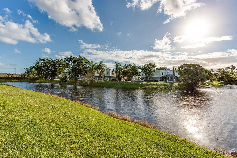 1608 Shaker Circle Circle