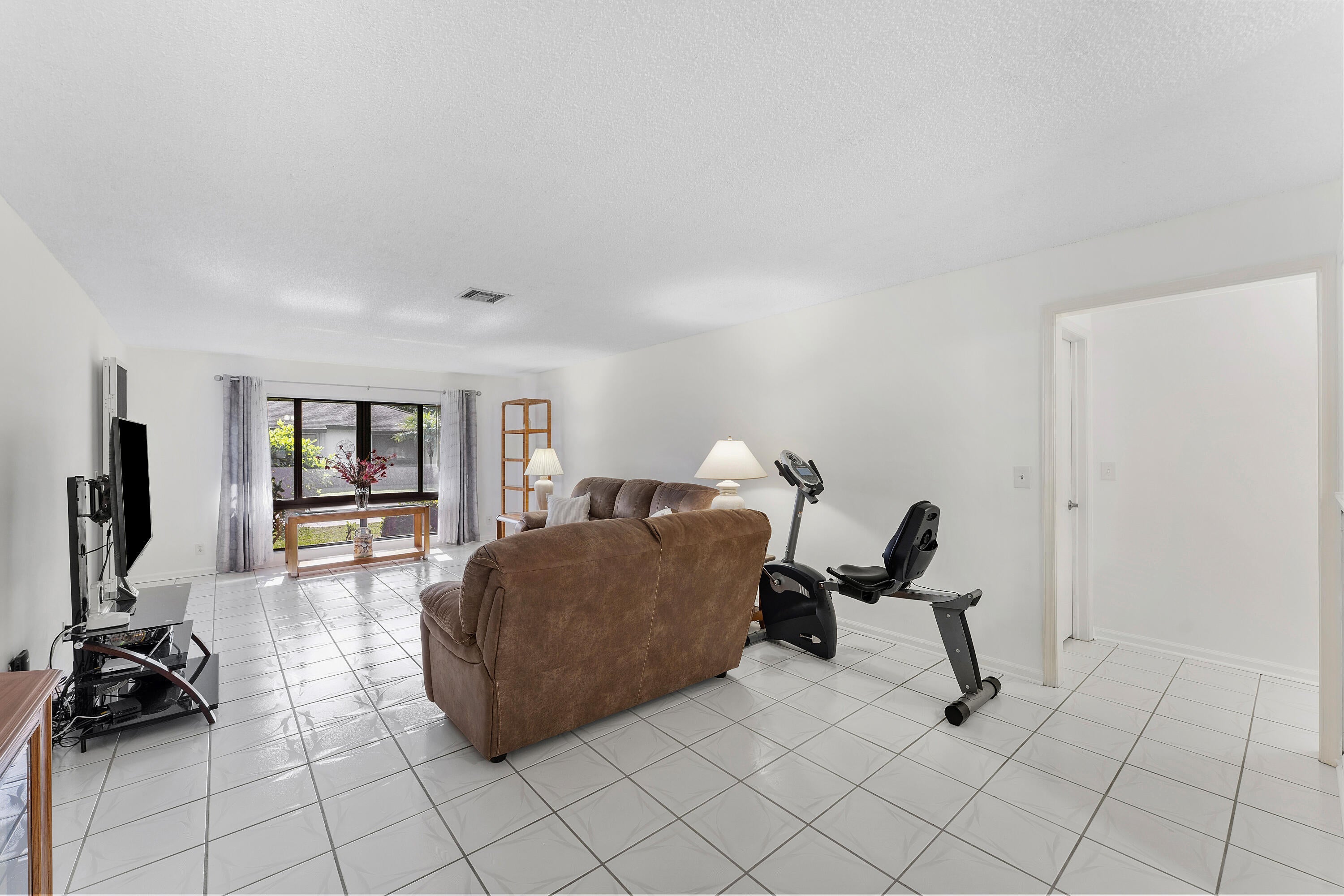 4903 EQUESTRIAN Circle A