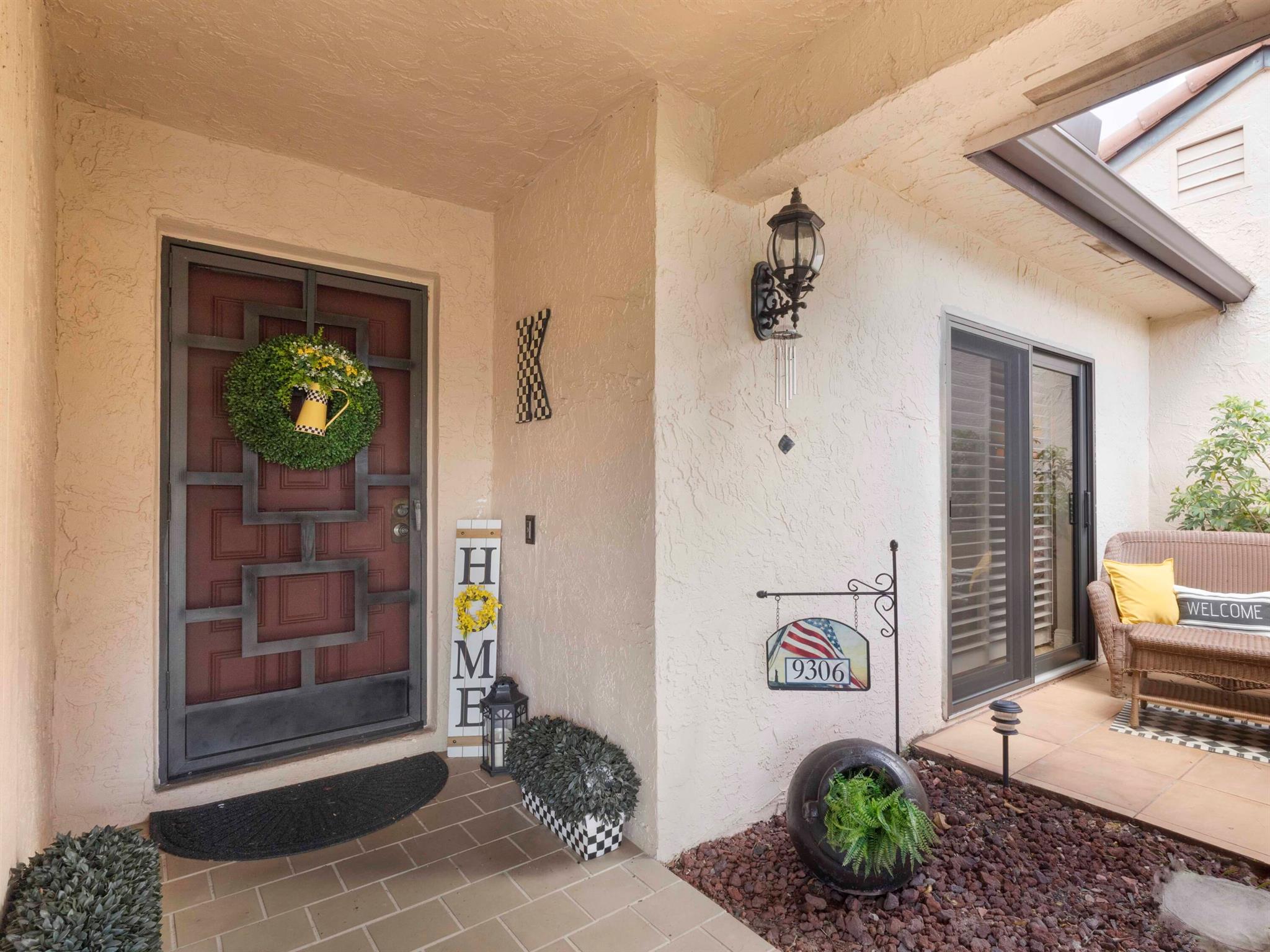 9306 Vista Del Lago A