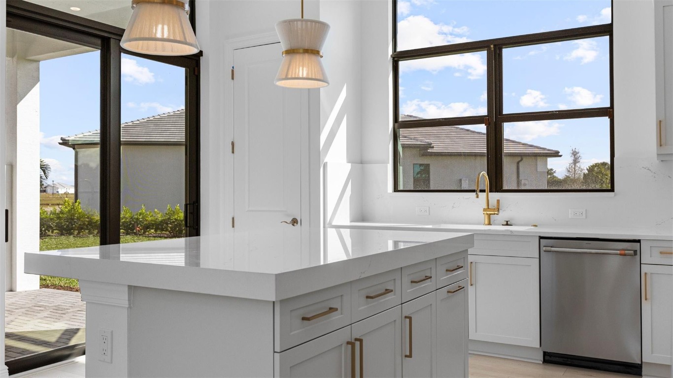 CRESSWIND PALM BEACH - Residential